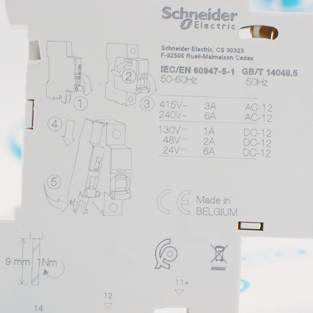 A9N26924 Контакт состояния Schneider Electric